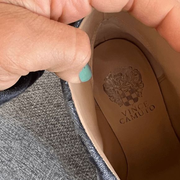 Vince Camuto Evanata pastel blue crushed velvet ANKLE BOOTS size 8W wide calf - Picture 6 of 9